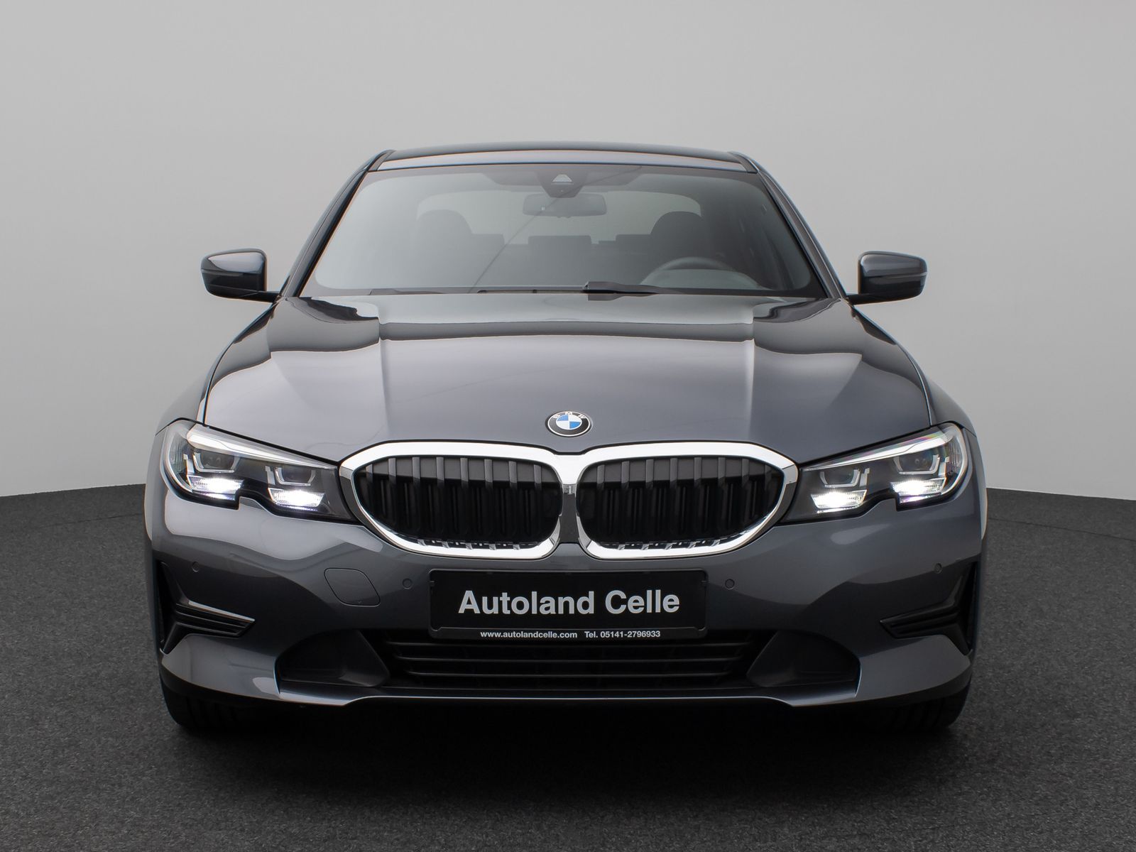 Fahrzeugabbildung BMW 318d Kamera DAB Sport Alarm Geschwindigkeitsreg