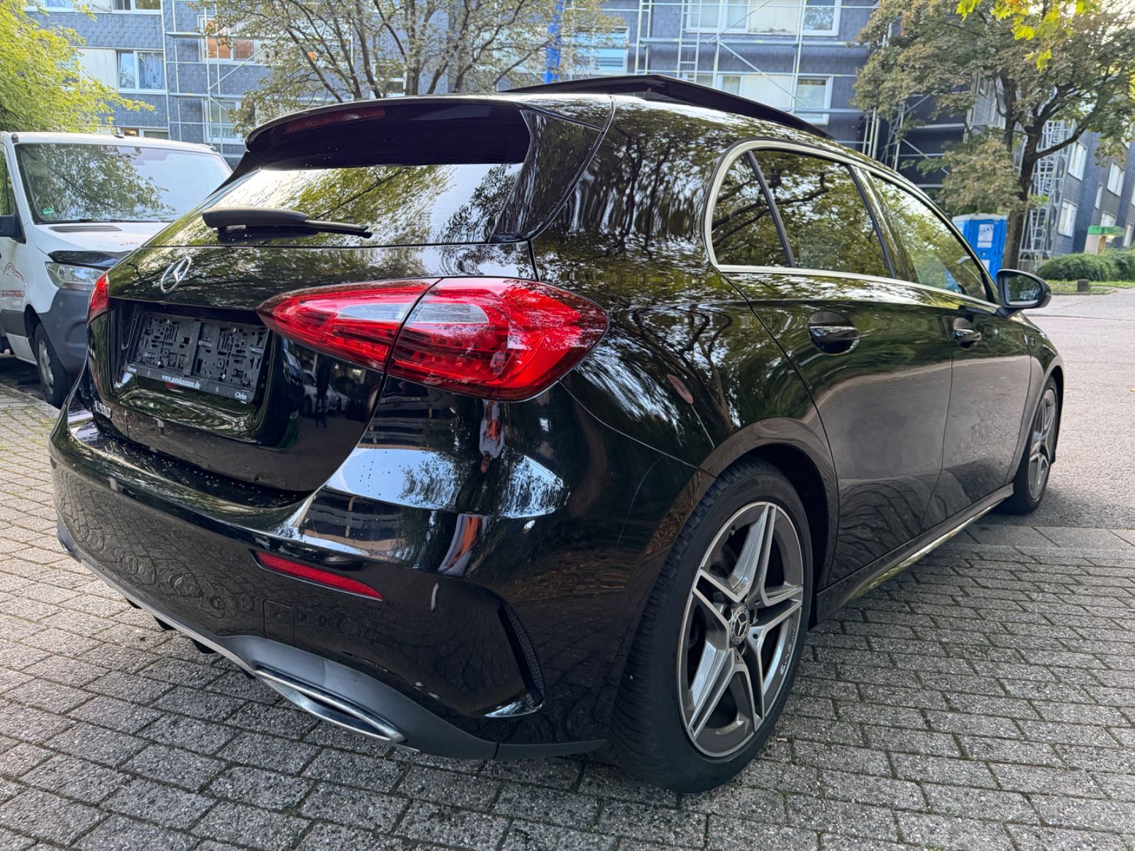 Mercedes-Benz A 200*AMG-Line* Panorama-Dach* classicrot imagem 2