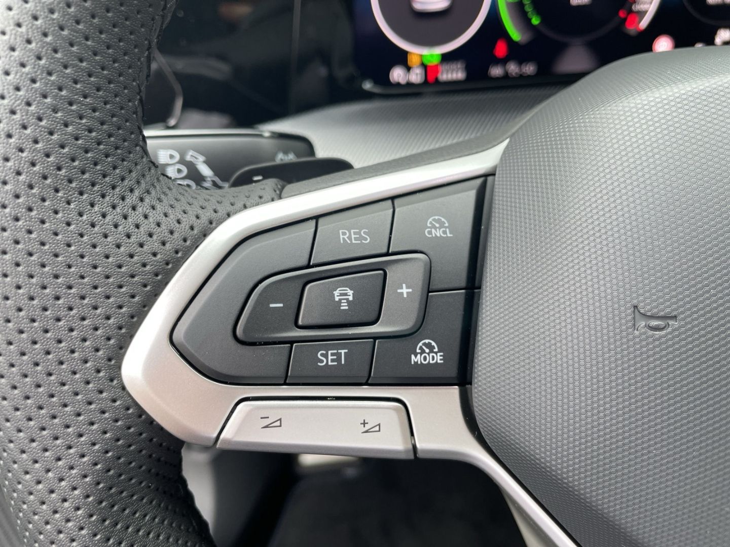 Golf VIII GTE 1.5 TSI Hybrid DSG AHK/LED/ACC/DCC