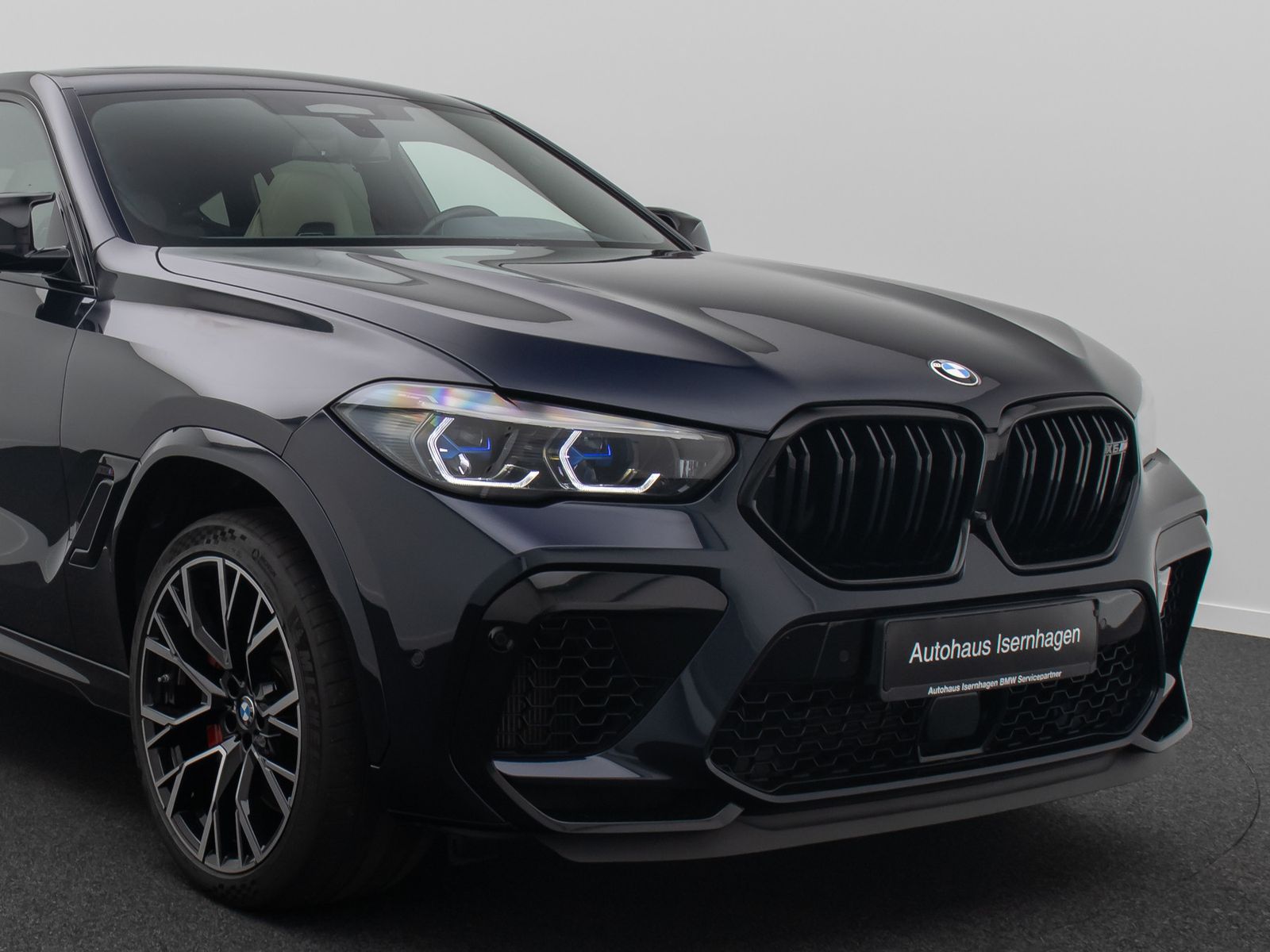 Fahrzeugabbildung BMW X6 M Competition M Driver´s DisplKey Sky Lounge