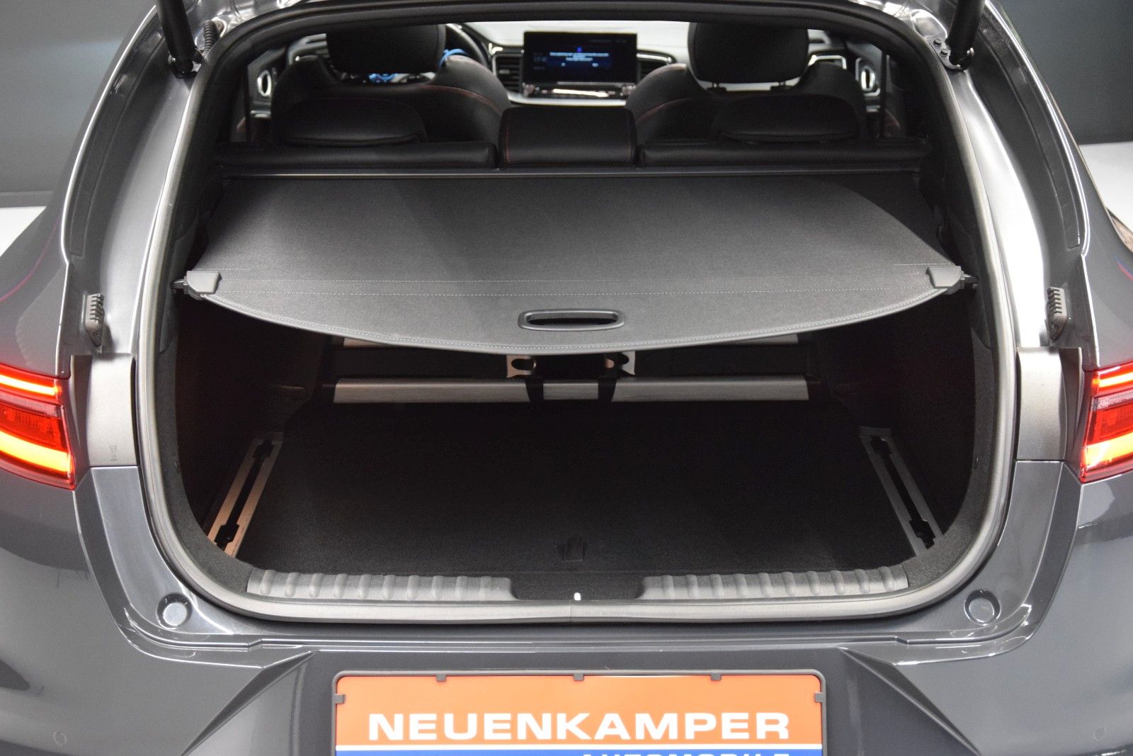 Fahrzeugabbildung Kia ProCeed GT 1,6 TGDI DCT Pano ACC Memory JBL Ambi