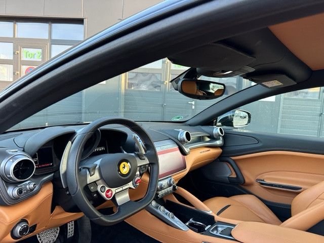 Fahrzeugabbildung Ferrari GTC4Lusso*LIFT*Folie*Pass-Display*7Jahre Mainten