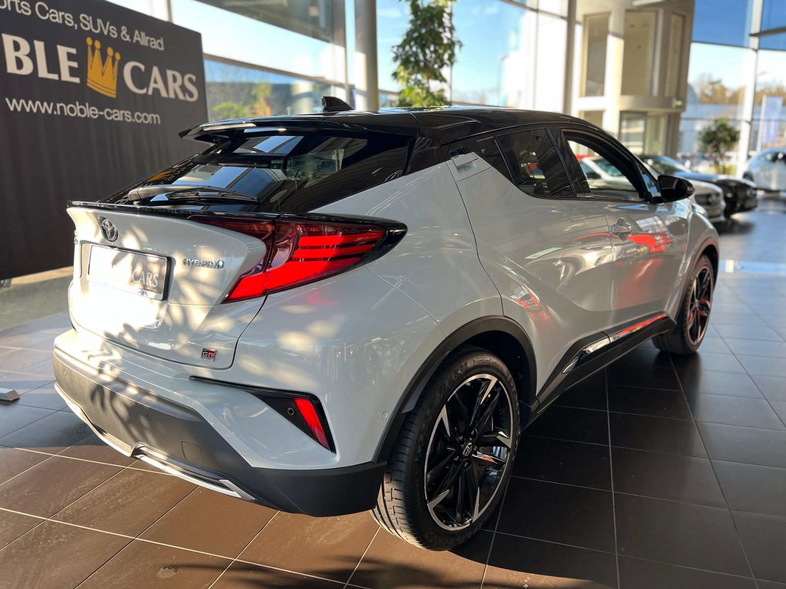 Fahrzeugabbildung Toyota C-HR Hybrid GR Sport AHK LED NAV SHZ ALU