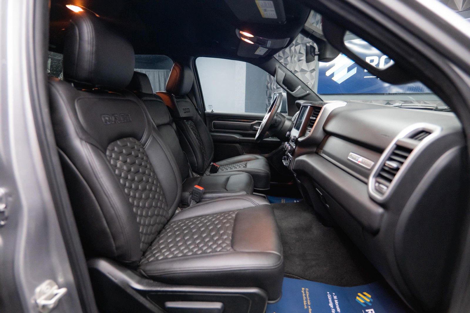 Fahrzeugabbildung Dodge RAM 5.7 V8 HEMI 4x4 OFFROAD Bodylift LONGBED LED