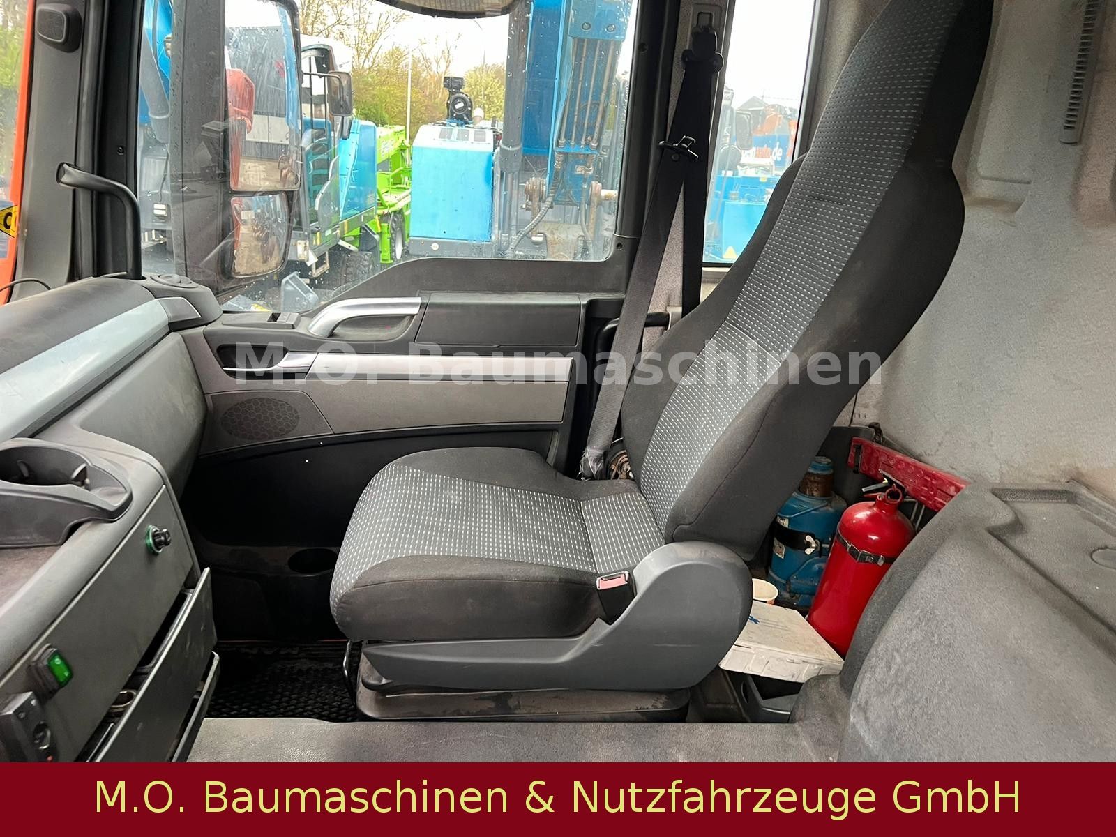 Fahrzeugabbildung MAN TGS 26.440 / 6x6 /3-Seitenkipper / Plane / AC /