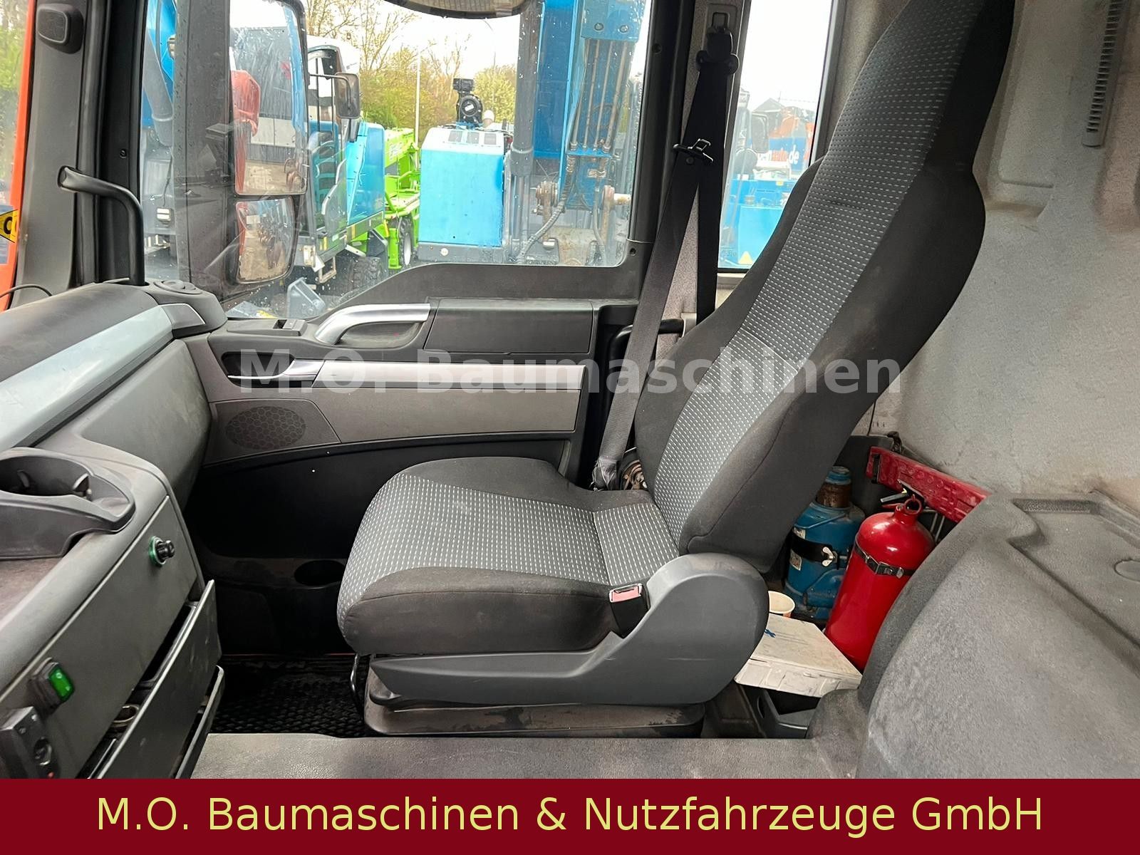 Fahrzeugabbildung MAN TGS 26.440 / 6x6 / Bordmatik / Plane / AC /