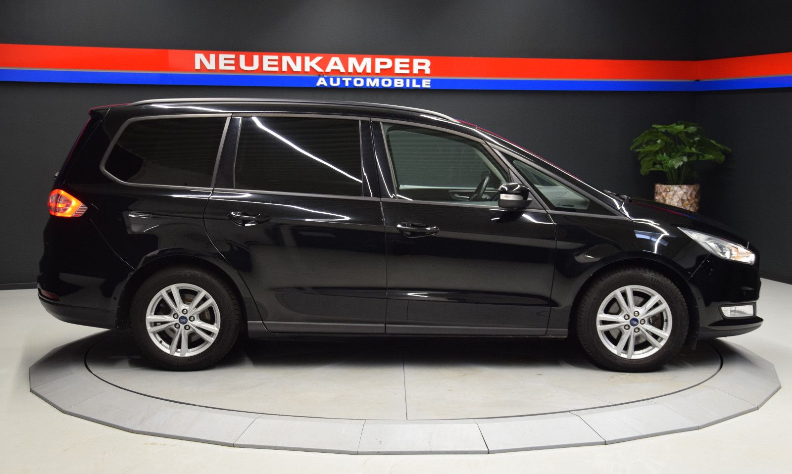 Fahrzeugabbildung Ford Galaxy PDC Kamera Automatik Tempomat