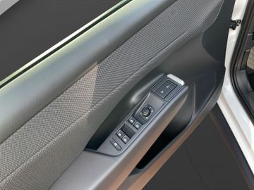Volkswagen T-Roc - 10