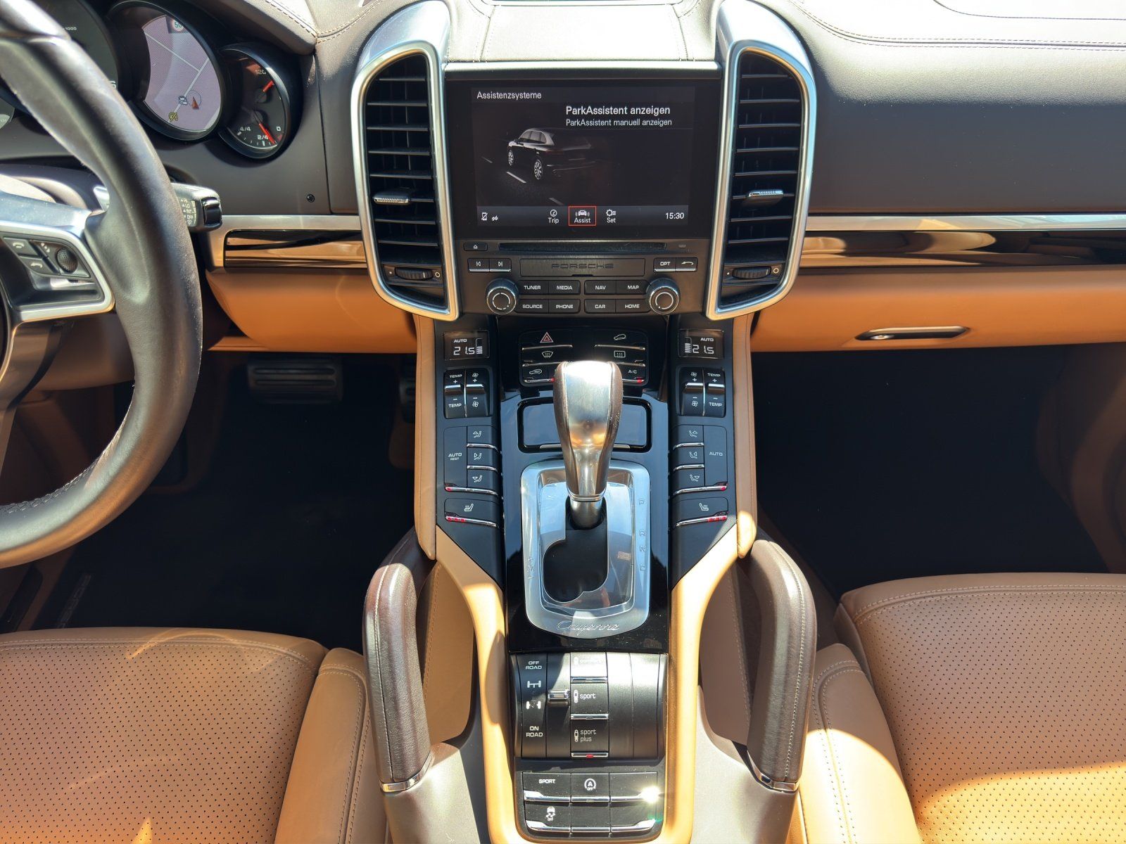 Fahrzeugabbildung Porsche Cayenne Diesel Platinum Edition/PDLS+/BOSE/STHZG