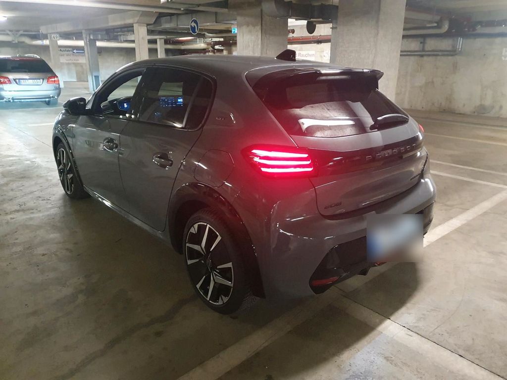 Image of Peugeot e-208