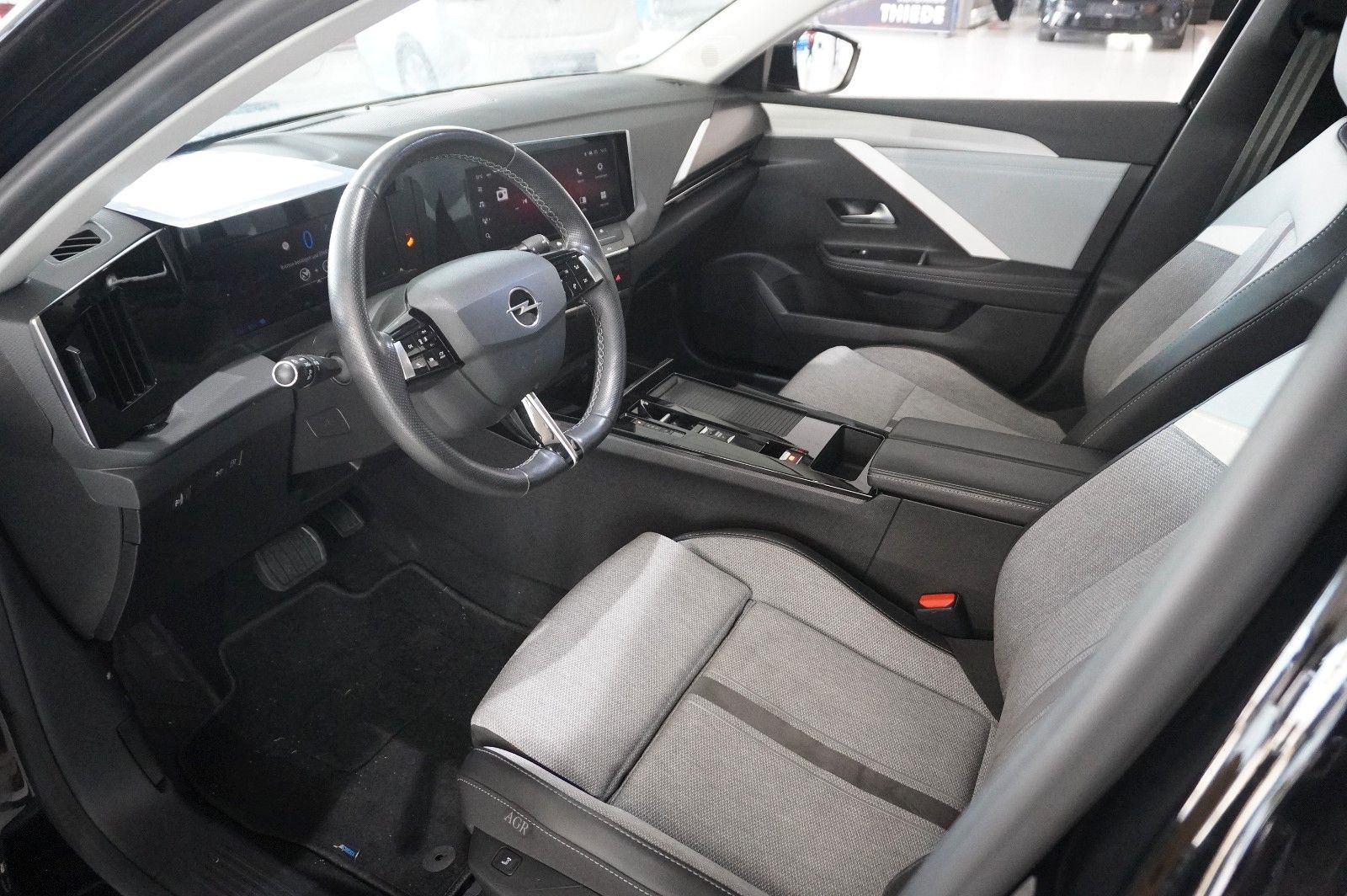 Fahrzeugabbildung Opel Astra L Lim. 1.6 HYBRID ELEGANCE NAVI/KAMERA/AHK