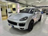 Porsche Cayenne 3.0 e-hybrid S tiptronic Elettri - Porsche: Gelb