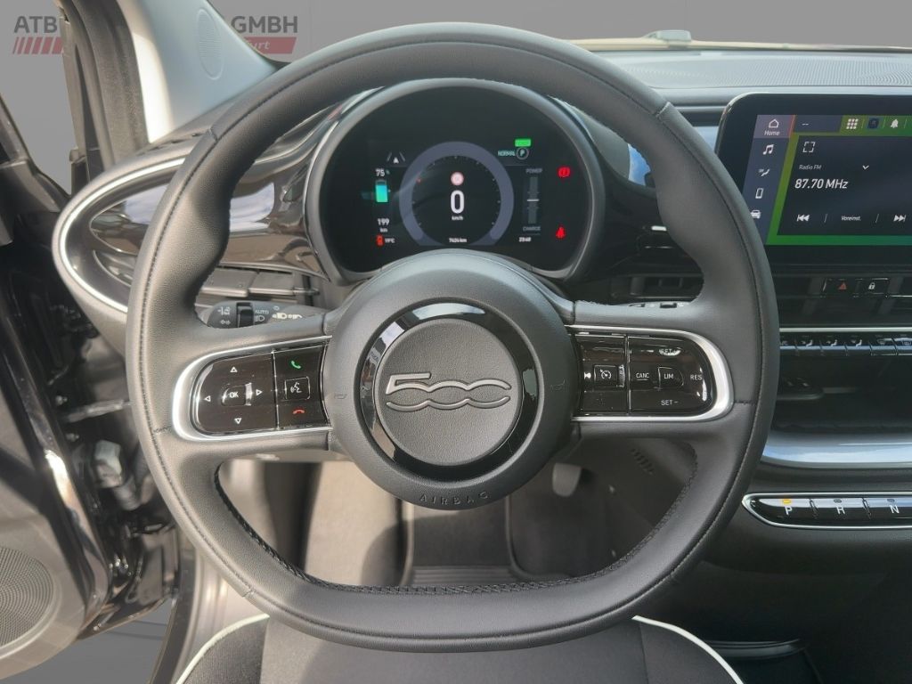 Fahrzeugabbildung Fiat 500e Elektro, 42kWh, Keyless, Android Auto/CarPl