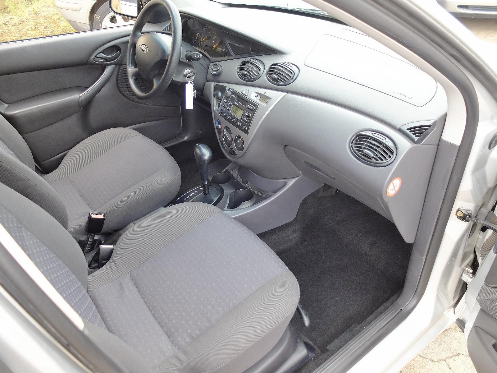 Ford Focus 2004 — photo 7
