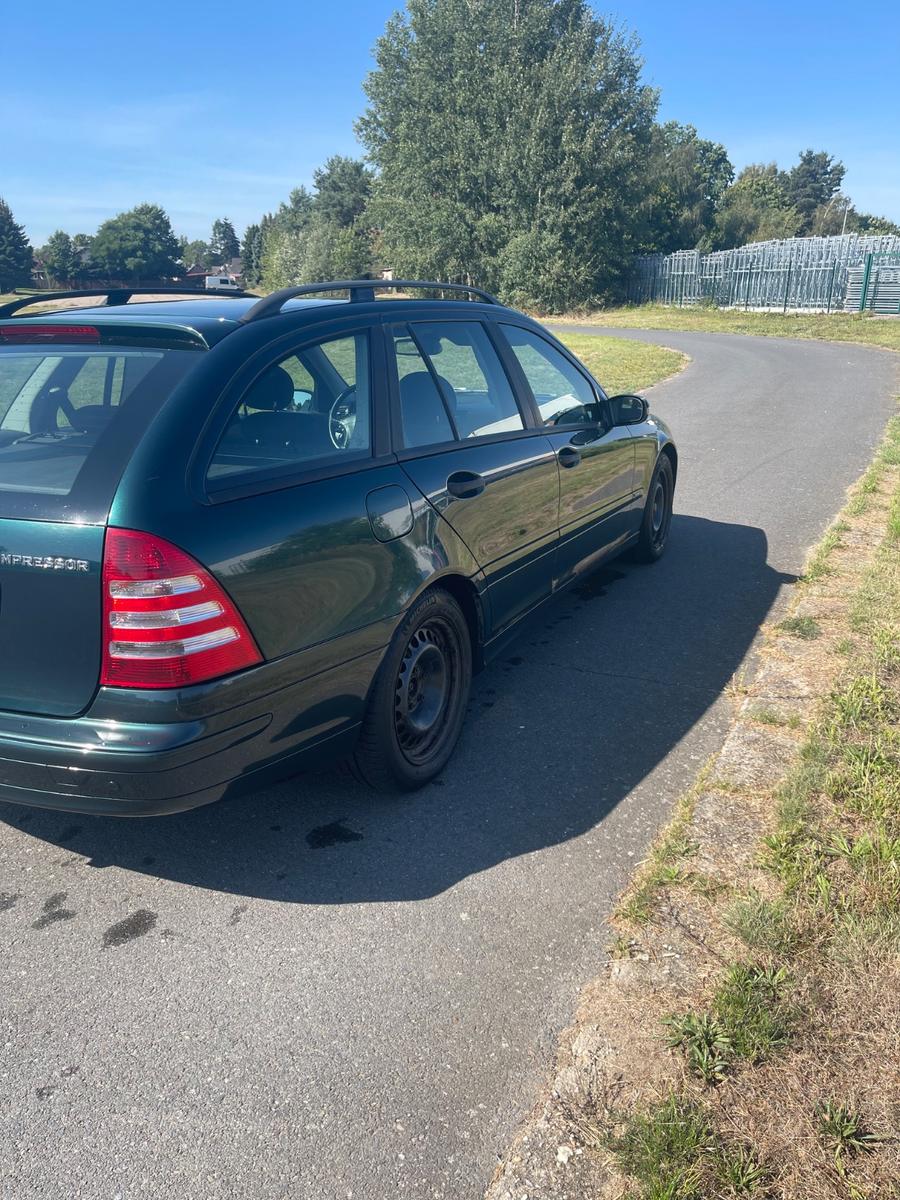 Mercedes-Benz C180 2005 — rear view