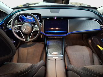 Mercedes E 300 - 11