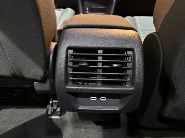 Ford Grand Tourneo Connect PHEV Titanium