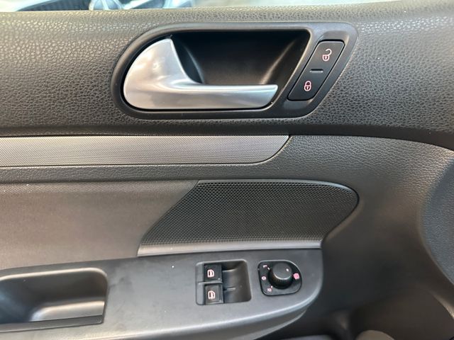 Volkswagen Golf V Lim. Tour *KLIMA*SZHZ*TEMPOMAT*AHK*