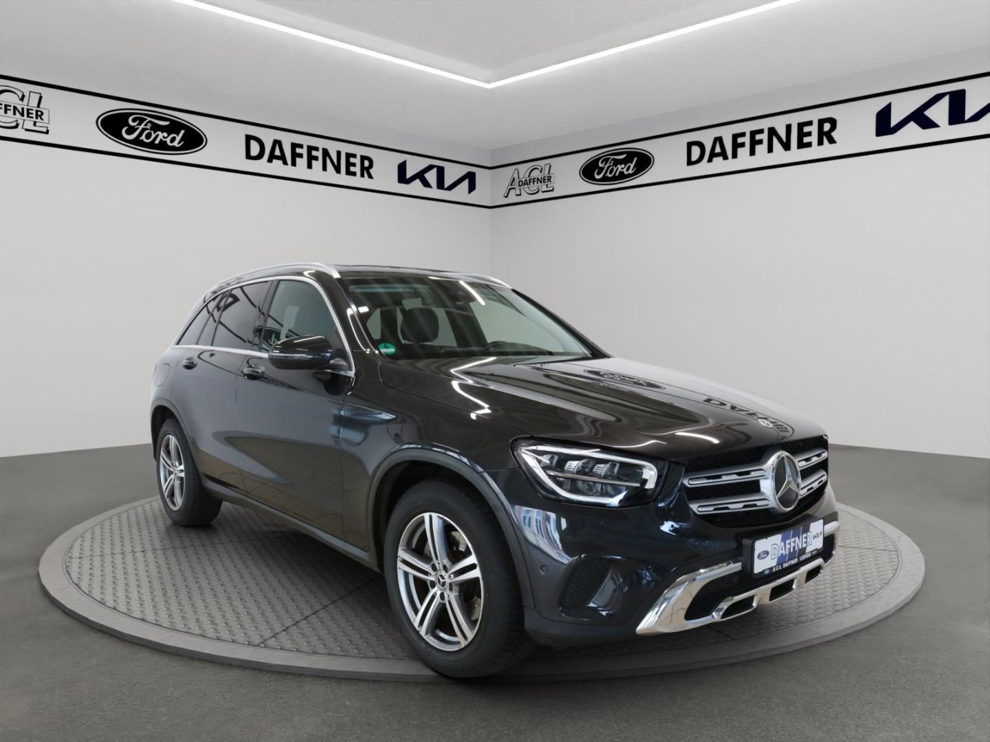 Fahrzeugabbildung Mercedes-Benz GLC 200 4Matic e. Heckklappe AHK Navi LED