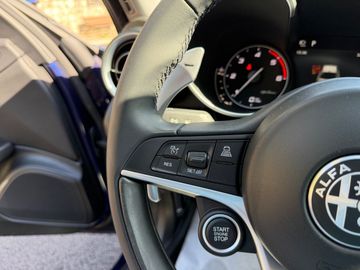 Alfa-Romeo Giulia - 12