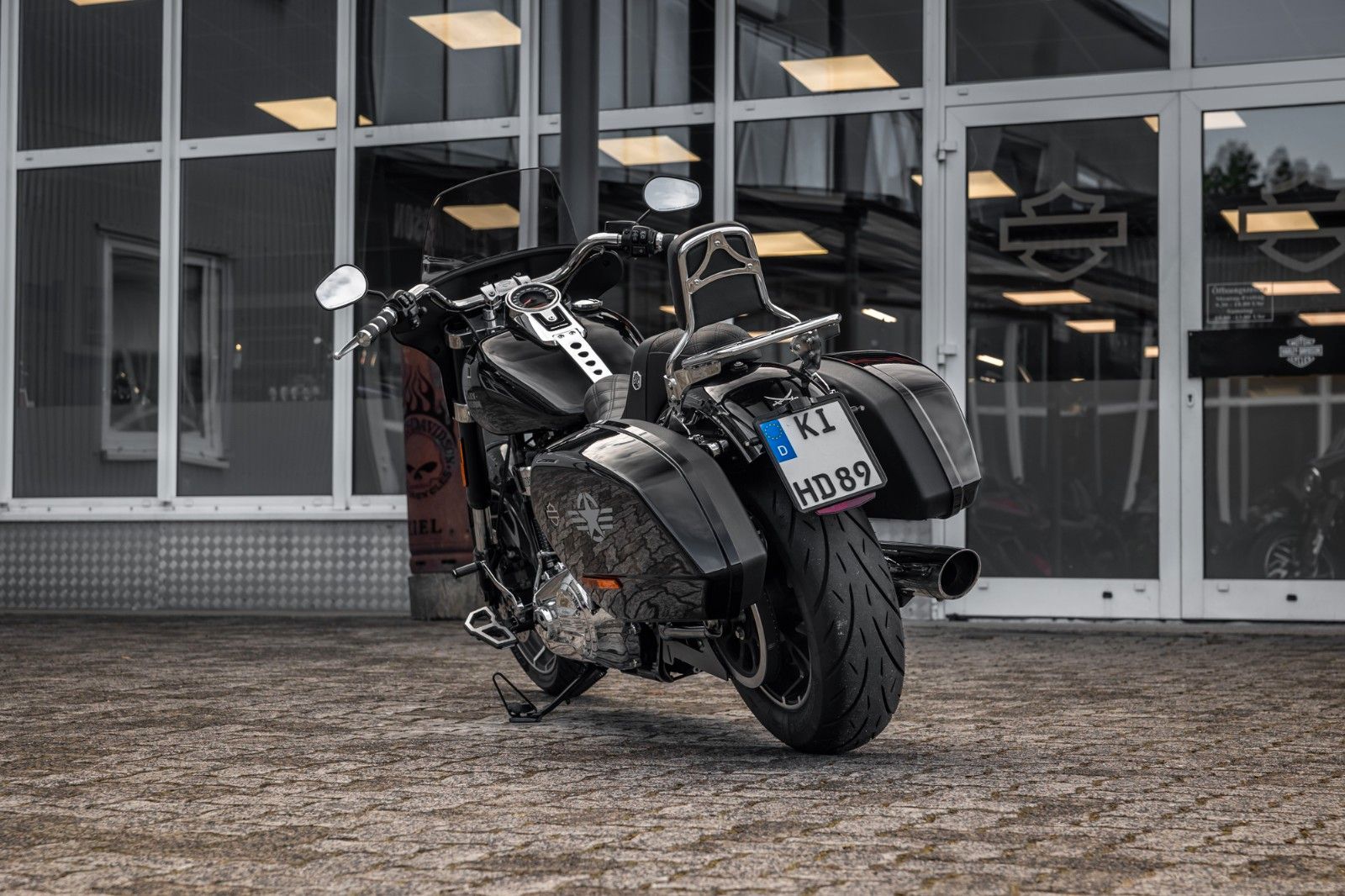 Fahrzeugabbildung Harley-Davidson FLSB Sport Glide Softail - JEKILL & HYDE STAGE 1
