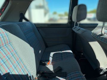 Volkswagen Golf - 11