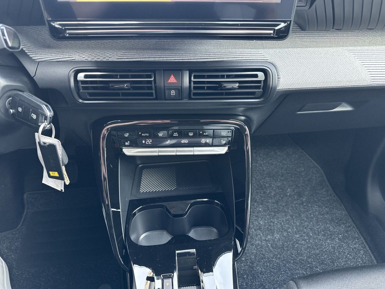Fahrzeugabbildung Citroën C3 Aircross Hybrid 145 Doppelkupplung PLUS