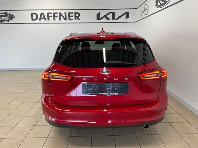 Fahrzeugabbildung Ford Focus Turnier Titanium 1.0 EcoBoost Mild-Hybrid