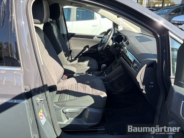 Fahrzeugabbildung Volkswagen Touran Highline 1.5 TSI DSG Kamera/PDC/Sitzh.