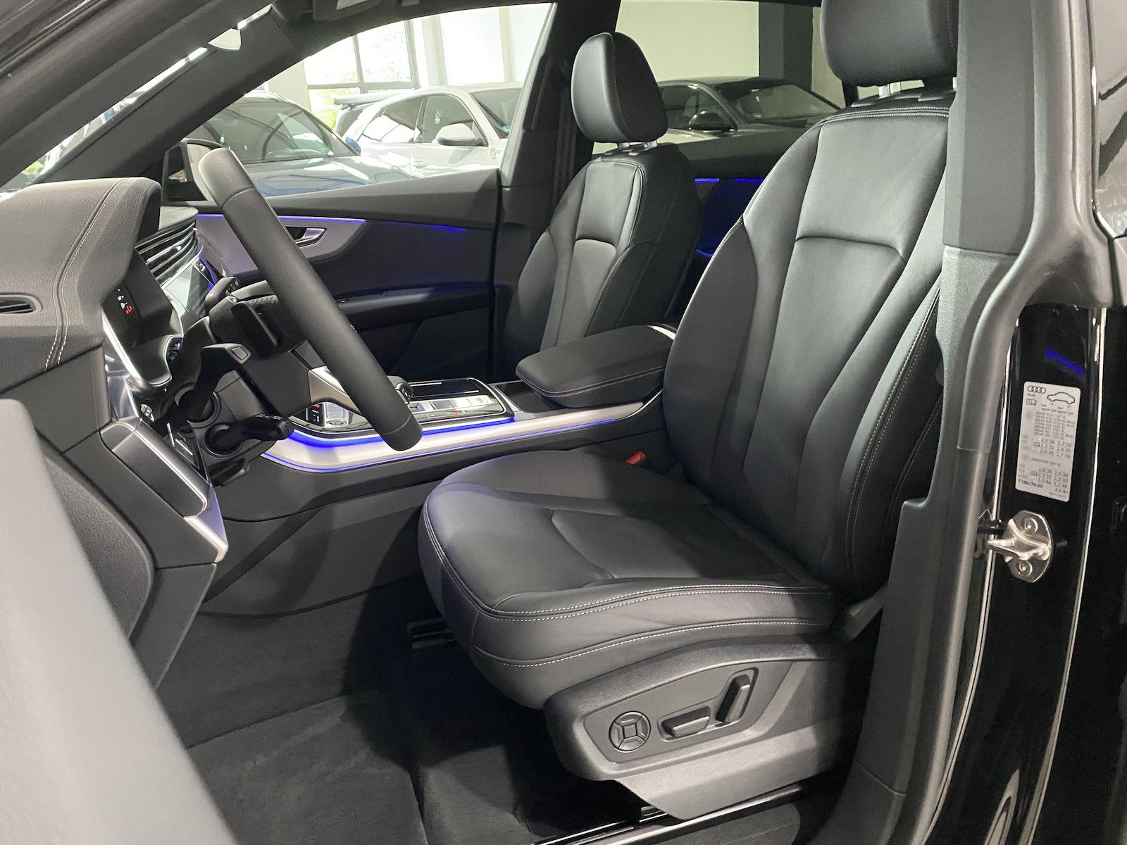 Fahrzeugabbildung Audi Q8 45 Tdi quattro S Line/´23/Pano/ACC/AIR/