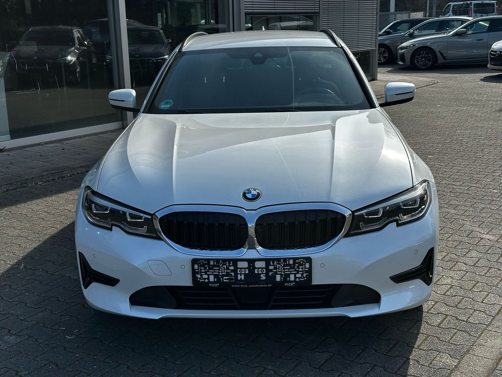 Fahrzeugabbildung BMW 318d Aut Advan Tou VIRTU+PROF+NAVI+SHZ+LED+PDC+M