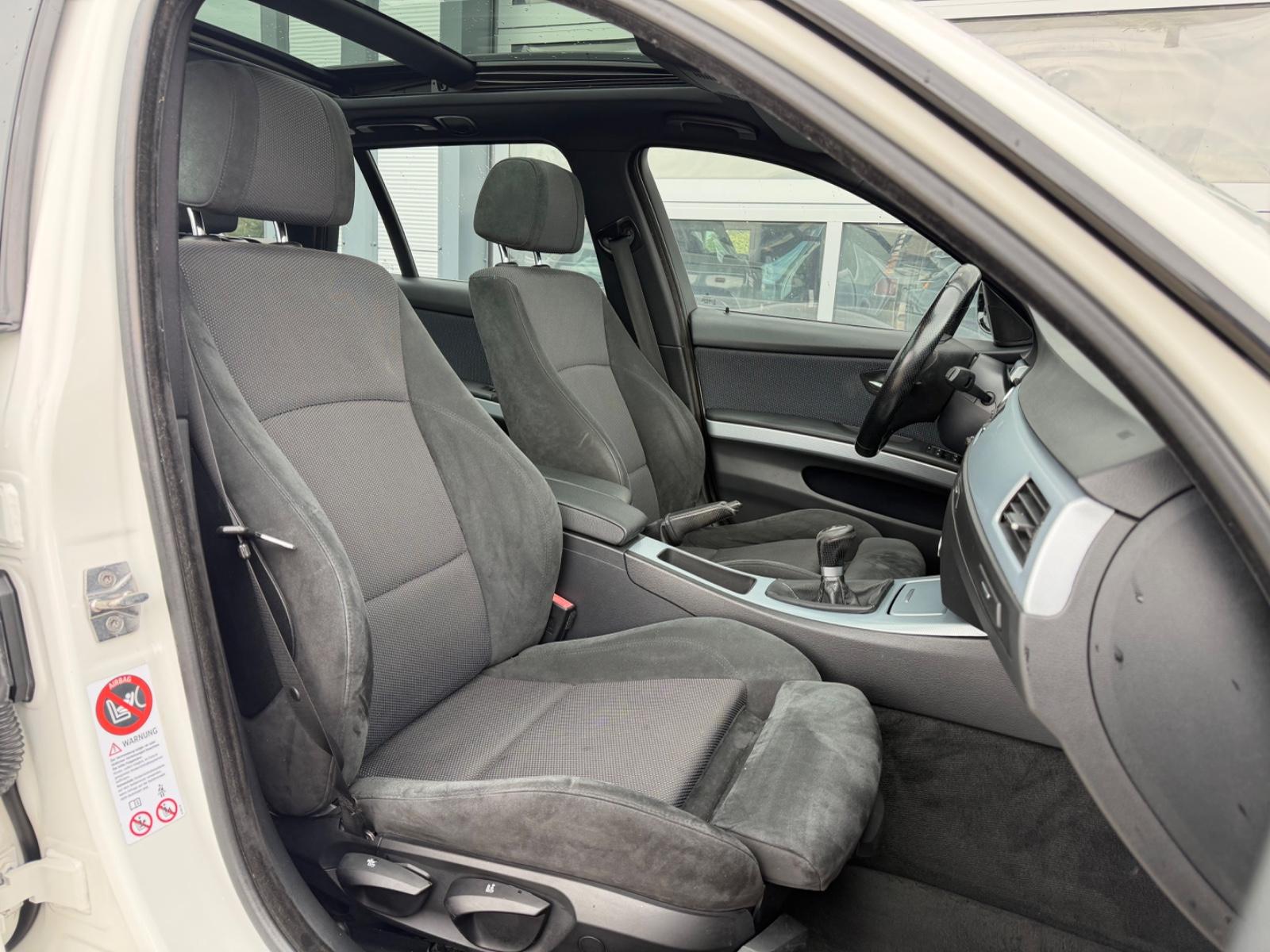 BMW 318 2009 — photo 13