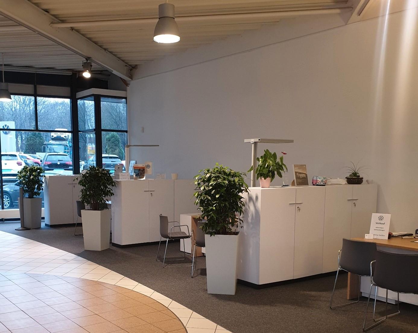 showroom-image-top