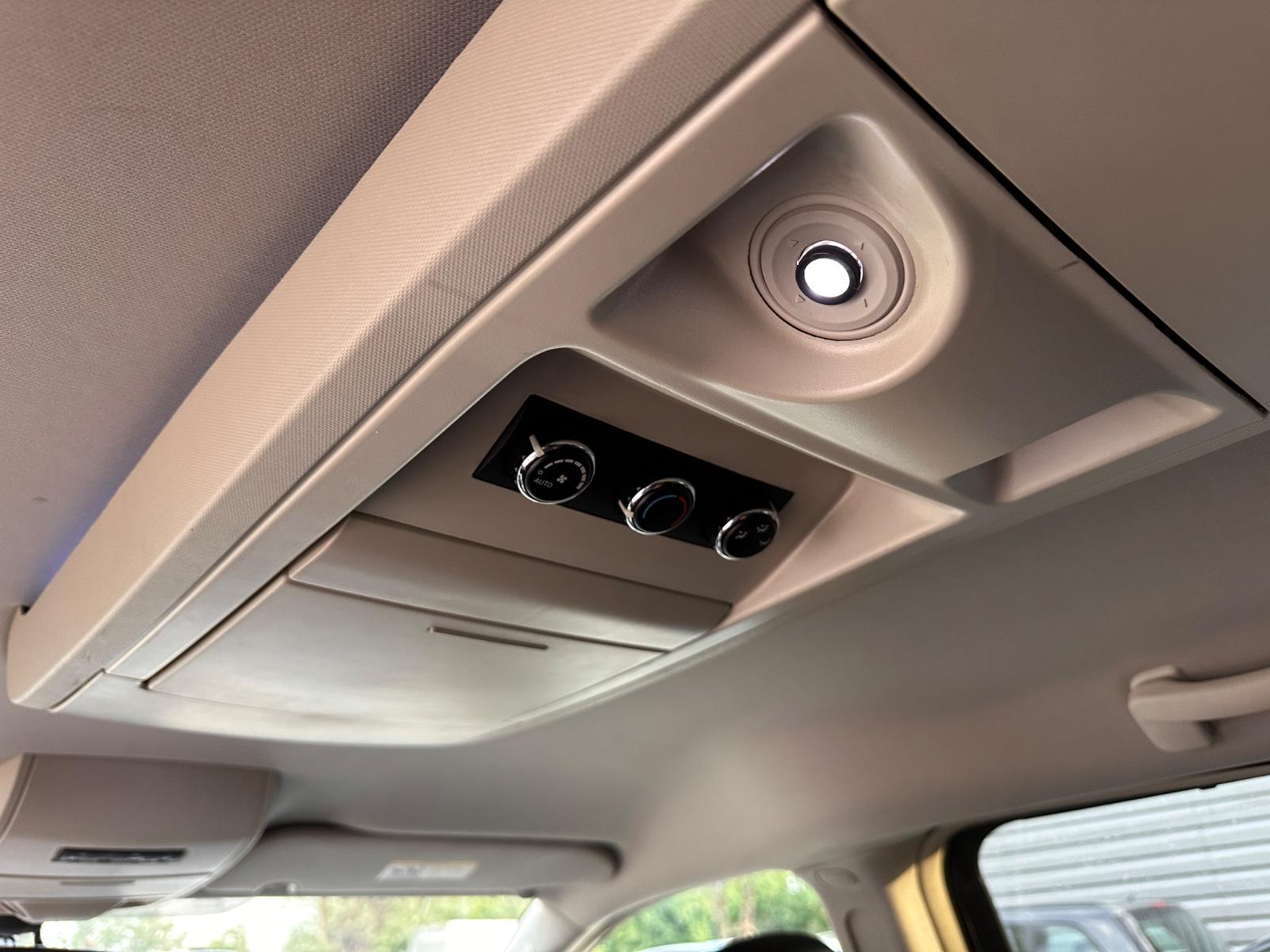 LANCIA VOYAGER GOLD 163 CH BVA 7 PLACES - 2ème MAIN - GPS - HAYON ÉLECTRIQUE - SUSPENSIONS AIRMATIC - 159500 km
