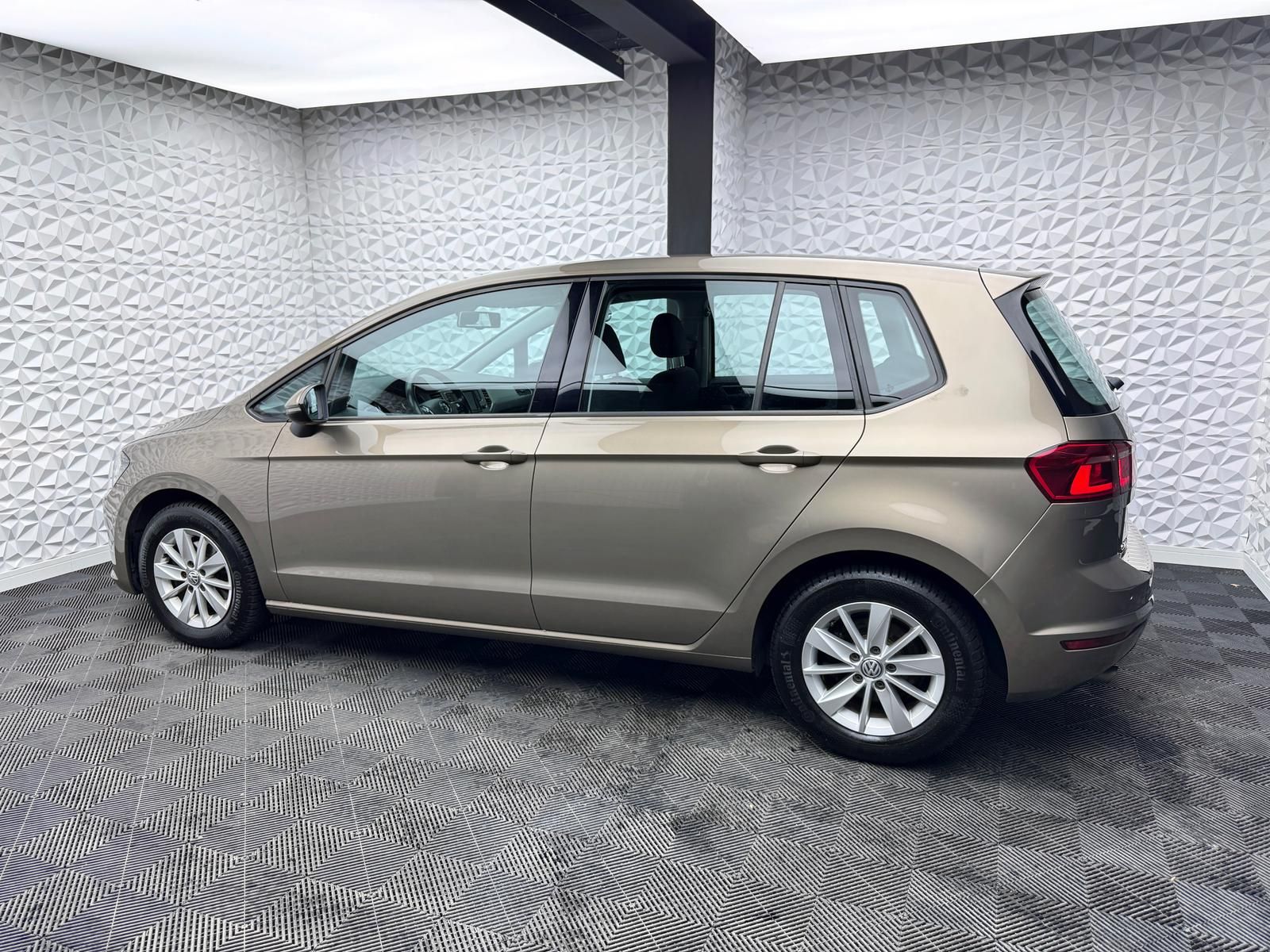 Fahrzeugabbildung Volkswagen 1.4 TSI/COMFORTLINE/SITZHZG/PDC/ALLWETTER/MASSGE