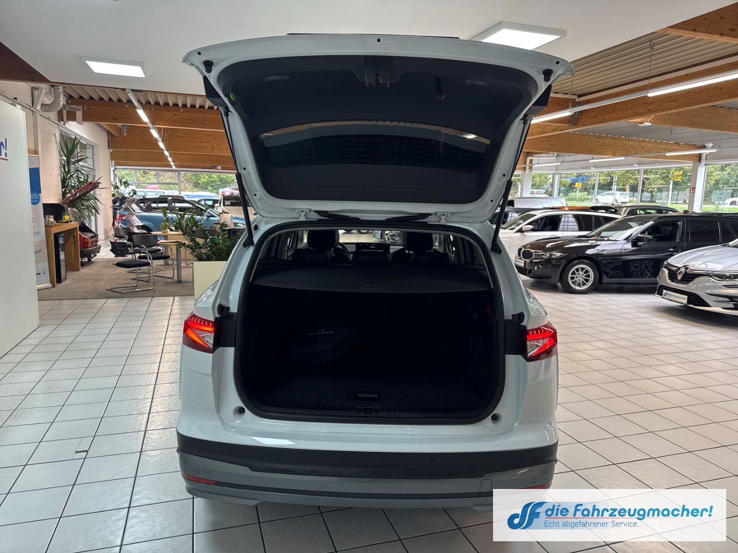 Fahrzeugabbildung SKODA Enyaq 80 Loft Navi Digitales Cockpit Memory Sitz