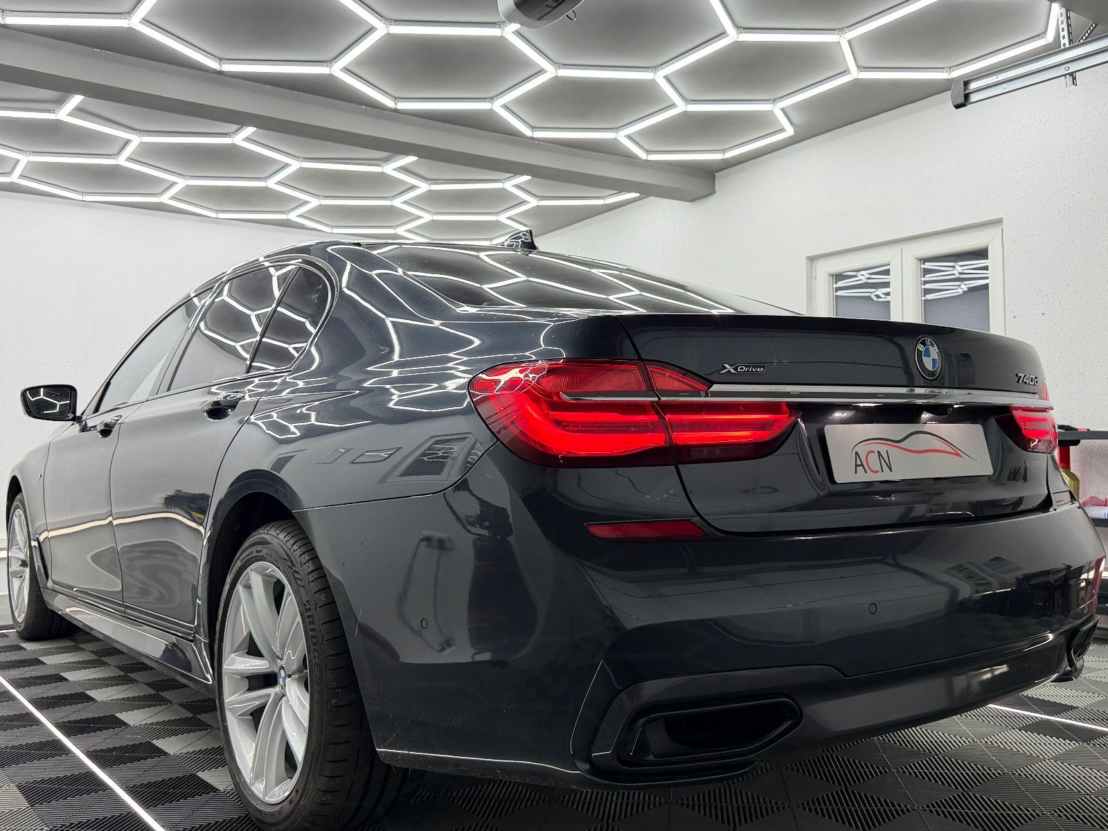 Fahrzeugabbildung BMW 740 d xDrive/MASSAGE/HuD/B&W/LASER/TV-FUNKTION