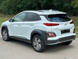 Hyundai KONA EV Style 150 kW *RW449KM*SHZ*LED*RFKamera* - Hyundai KONA Elektro SUV