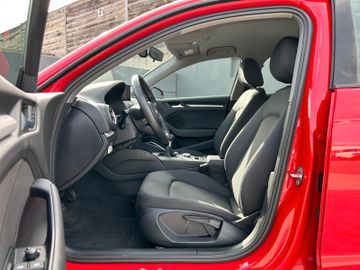 Fahrzeugabbildung Audi A3 1.5 TFSI cod Sportback B&O Xenon Navi PDC SHZ