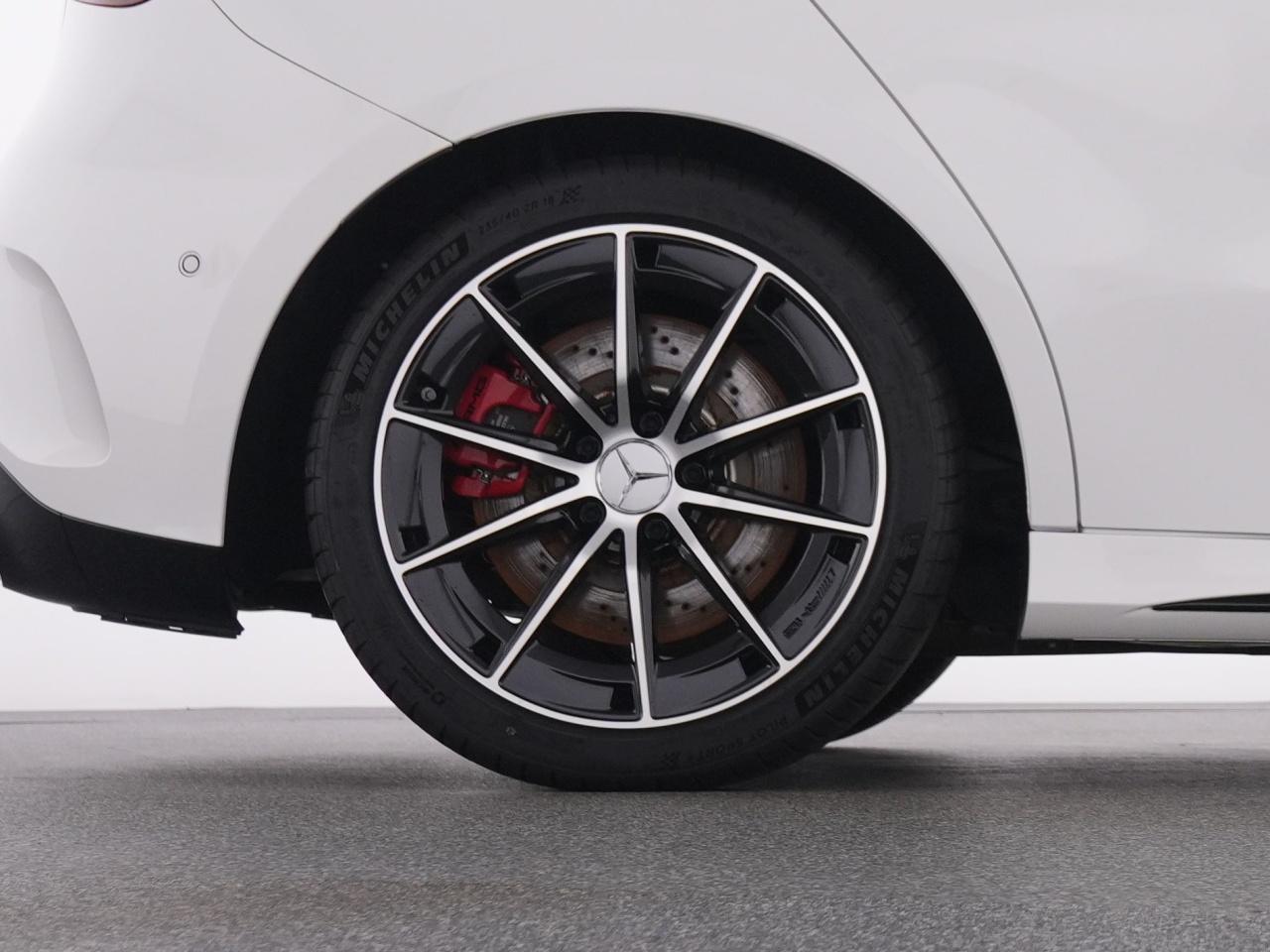 Mercedes-Benz A 35 AMG 4M Pano+Burm+MBeam+NightP+KeylG+Mem+RFK