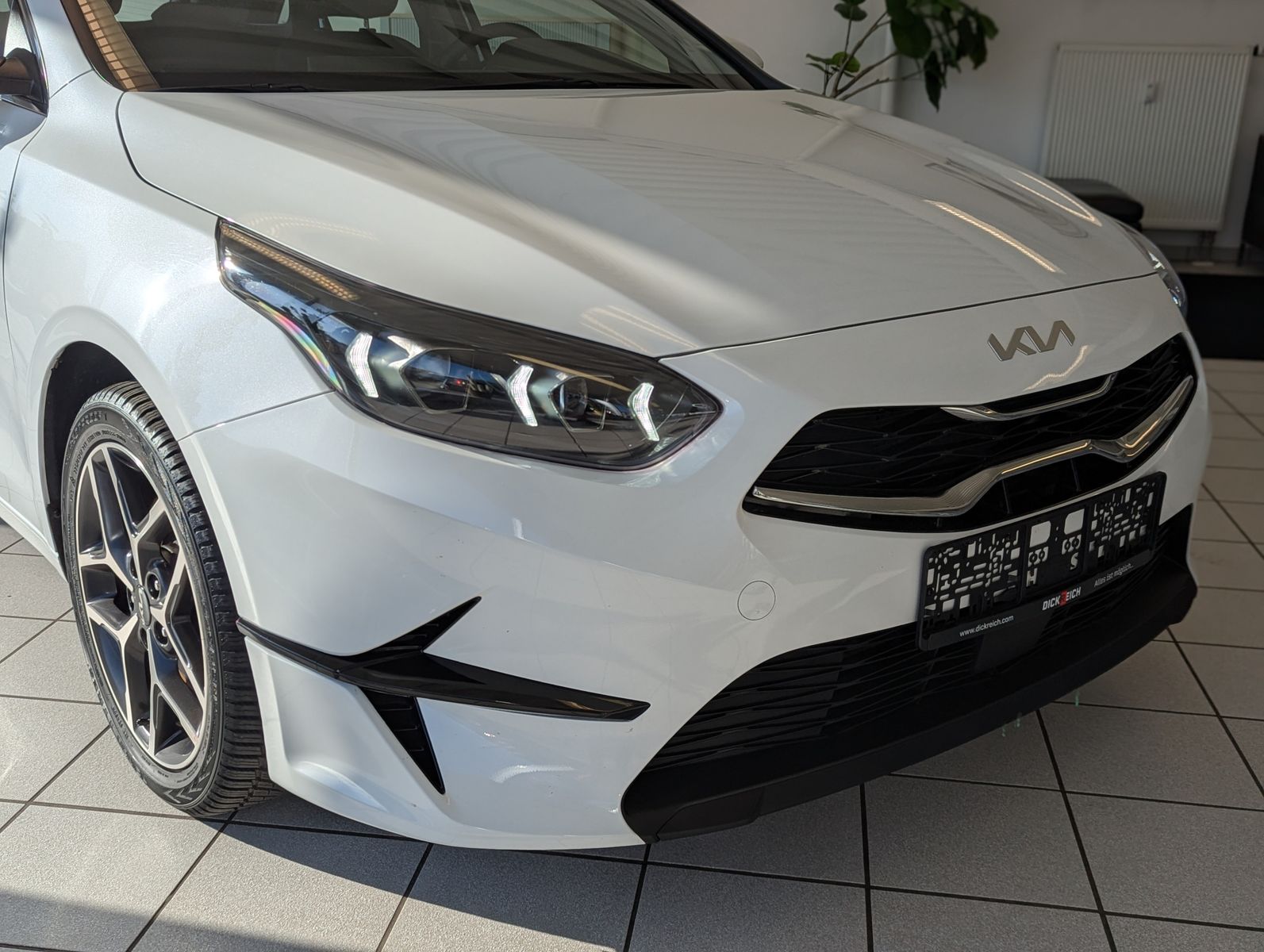 Fahrzeugabbildung Kia cee'd / Ceed 1.5 Spirit JBL ACC Kamera 7J-Gar