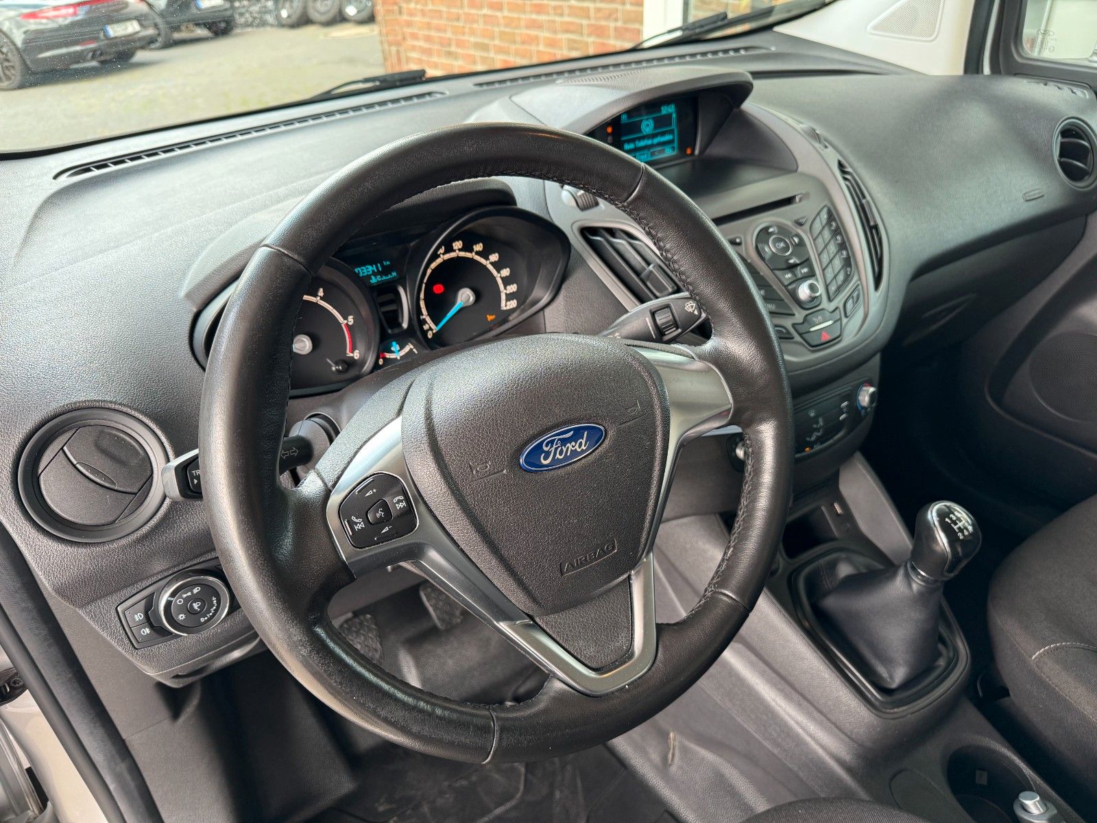 Fahrzeugabbildung Ford Transit Courier Klima/1.Hand