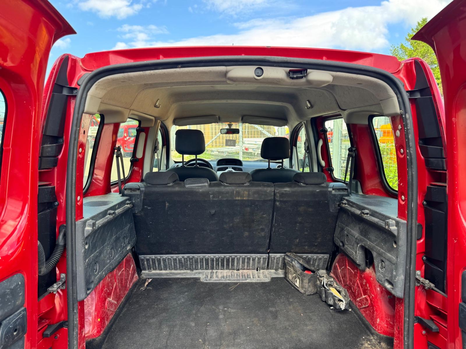 Renault Kangoo 2013 — rear view
