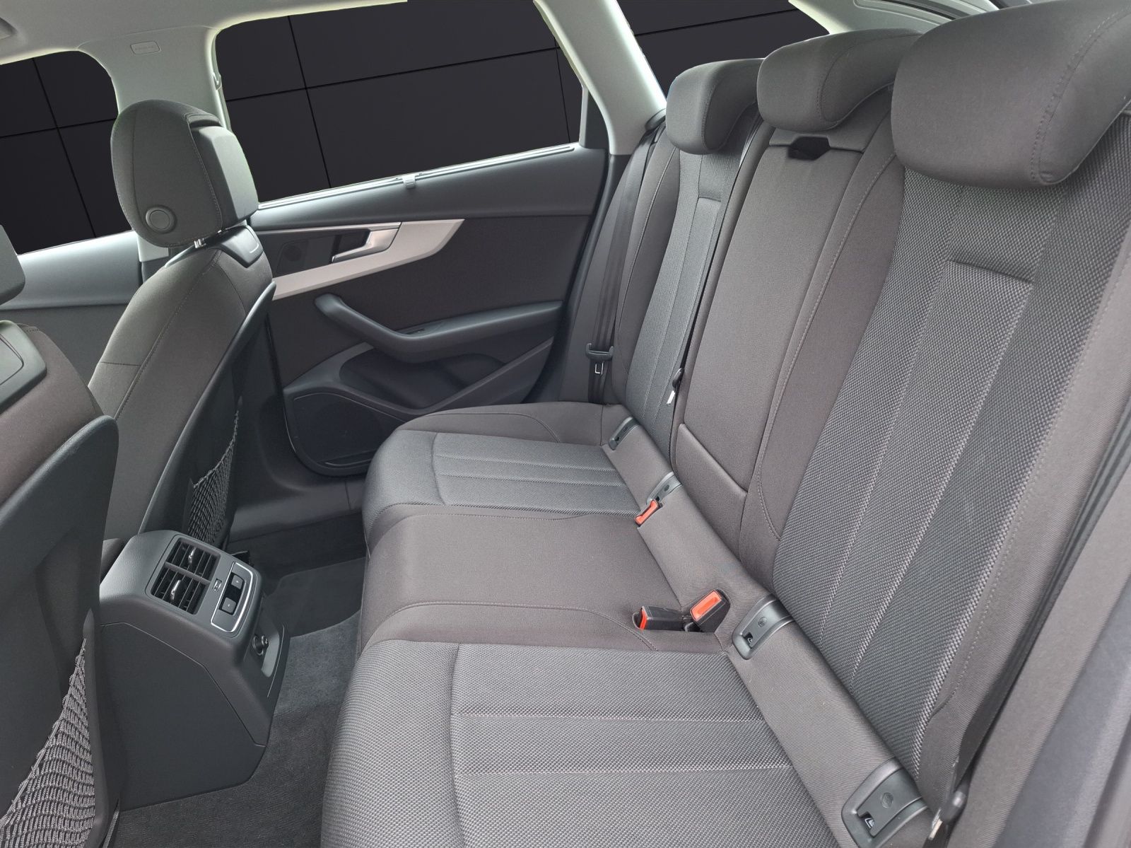 Fahrzeugabbildung Audi A4 Avant 40 TDI advanced quattro S-tronic STH Ma