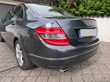 Mercedes-Benz 200 - graue Mercedes-Benz 200