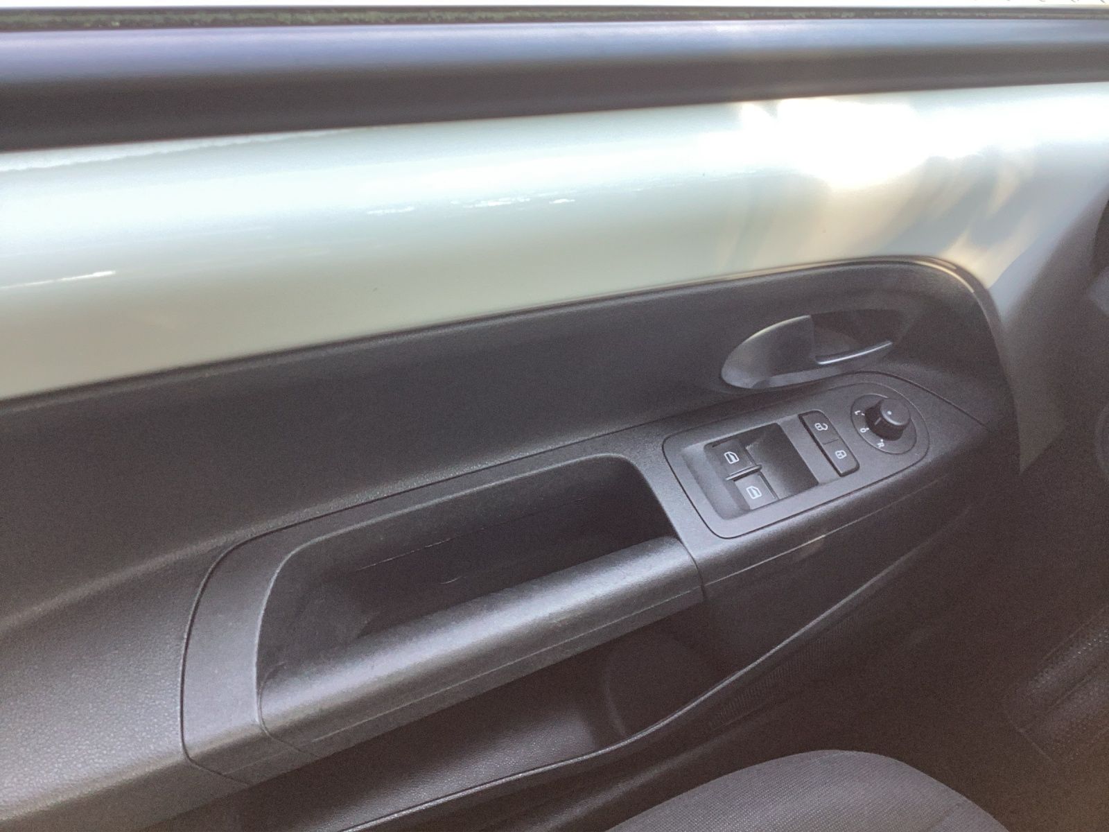 Fahrzeugabbildung Volkswagen up! GRA NSW REAR VIEW CLIMATRONIC
