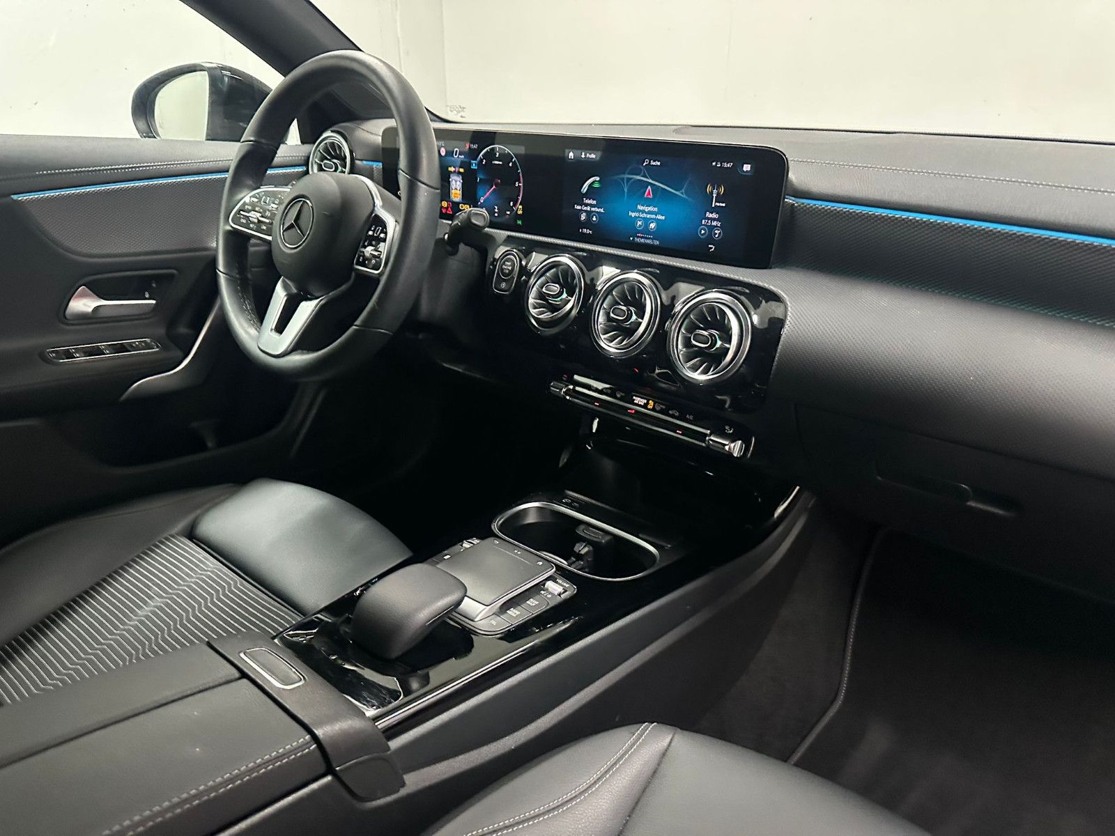 Fahrzeugabbildung Mercedes-Benz CLA 220 d DCT *Progressive*KAMERA*AMBILIGHT