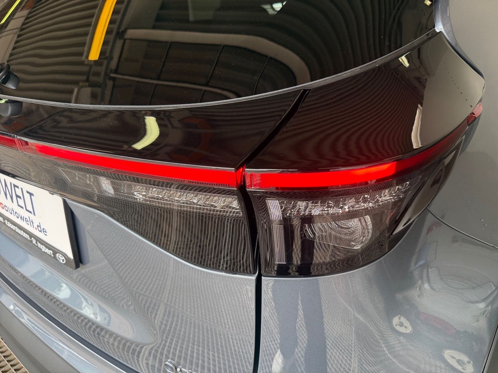 Fahrzeugabbildung Toyota Yaris Cross Teamplayer 1.5-l-Hybrid EPH,