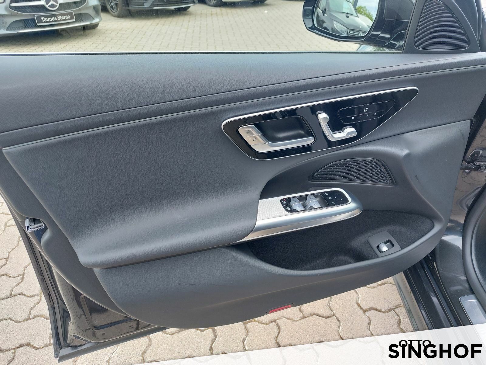 Fahrzeugabbildung Mercedes-Benz E 220 d Avantgarde +AHK+Digital LED+Standhg+360°