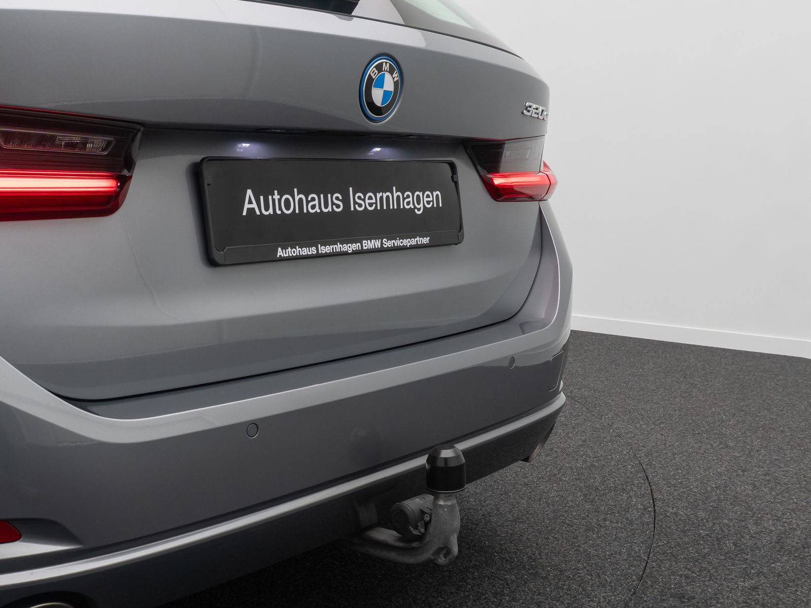 Fahrzeugabbildung BMW 320e AHK Widscreen PDC GeschwndigReg DAB HiFi